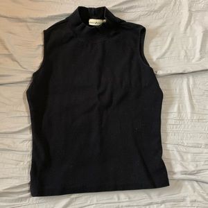 🌟White Stag high neck / sleeveless shirt. Size M